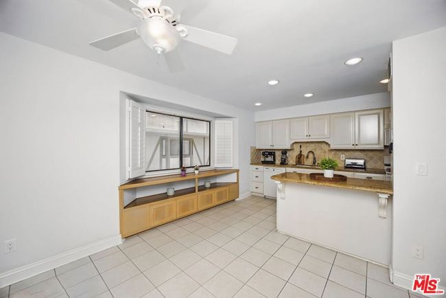 2 - 10229 Variel Ave, Condo with 3 bedrooms, 4 bathrooms and null parking in Chatsworth CA | Image 14