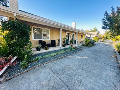 262 W Macarthur St, Sonoma, CA, 95476-7426 | Card Image