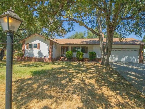 1439 Calaveritas Rd, San Andreas, CA, 95249-9688 | Card Image