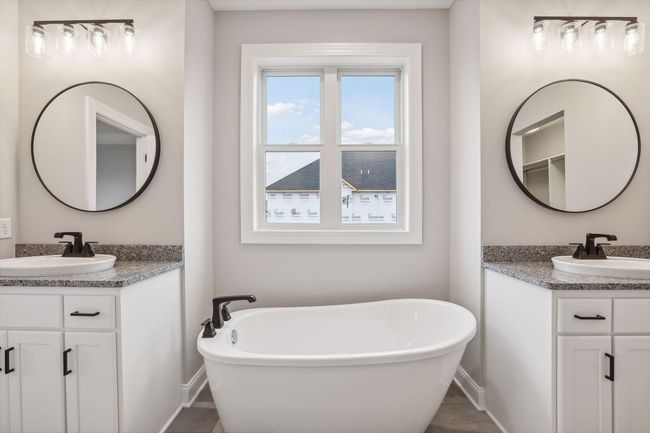 Soaker Tub | Image 17