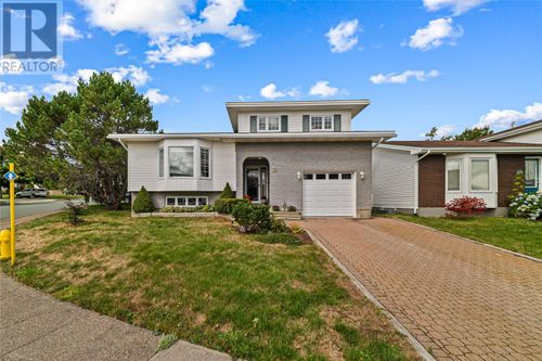 13 Gander Cres, St. John's, NL, A1E5R7 | Card Image