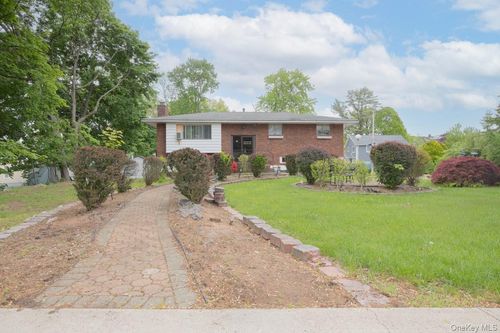 1-upper-60 College Ave, Nanuet, NY, 10954-3010 | Card Image