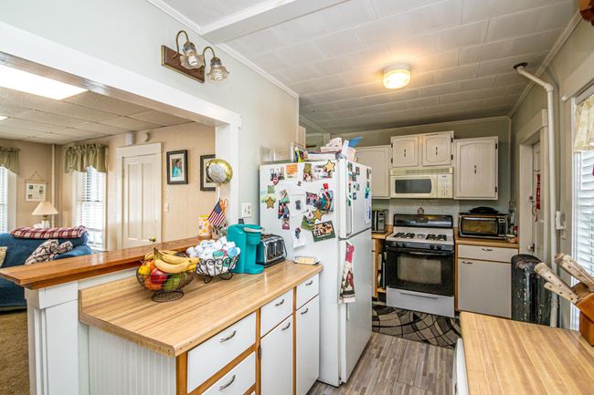 75 Elm St, House other with 5 bedrooms, 2 bathrooms and null parking in Whitefield NH | Image 11