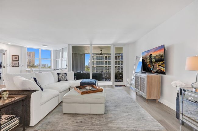 APT-403 - 1340 Ocean Blvd, Condo with 2 bedrooms, 2 bathrooms and null parking in Pompano Beach FL | Image 6