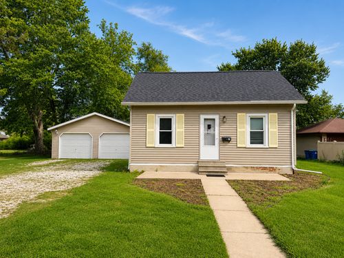 111 Maple Ave, Minonk, IL, 61760-1515 | Card Image
