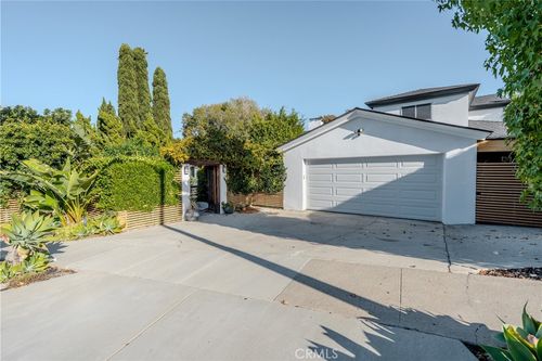 2207 Golden Cir, Newport Beach, CA, 92660-3307 | Card Image