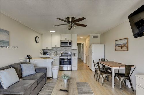 apt-b349-40 Folly Field Rd, Hilton Head Island, SC, 29928-8839 | Card Image