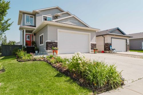 8013 112b St, Grande Prairie, AB, T8W0B7 | Card Image