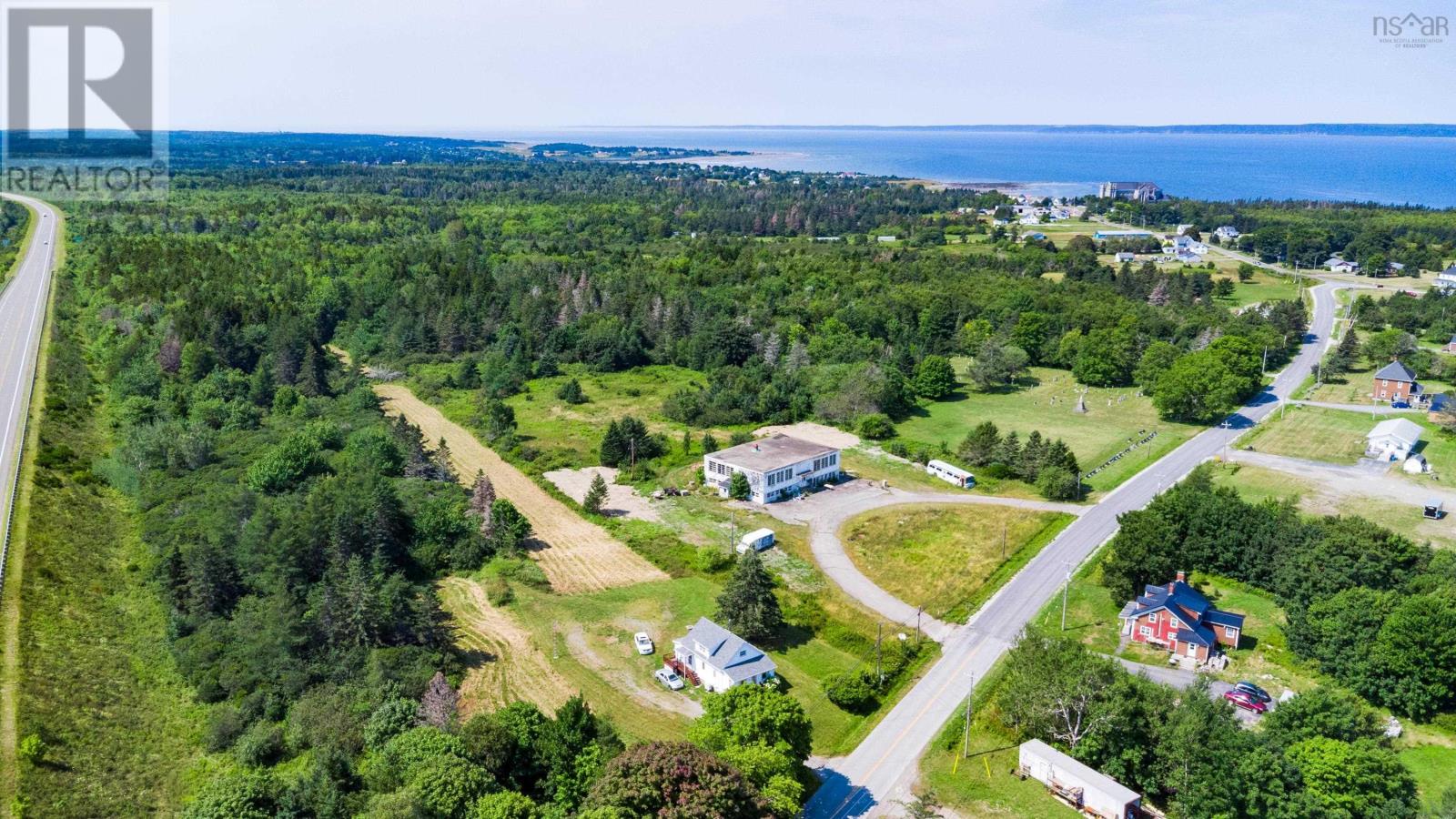 Commercial Sale in St. Bernard