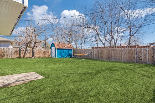 13660 Purple Sage Rd, House other with 3 bedrooms, 2 bathrooms and null parking in Dallas TX | Image 34
