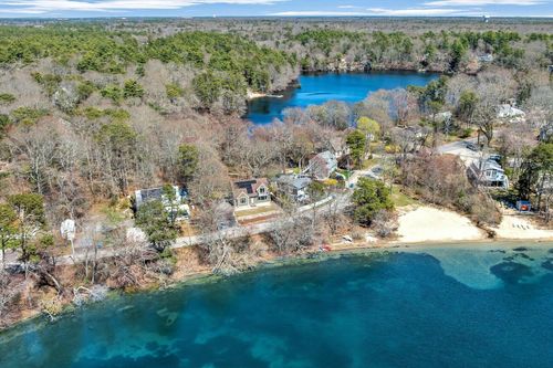 121 Pinecrest Beach Dr, East Falmouth, MA, 02536-4725 | Card Image
