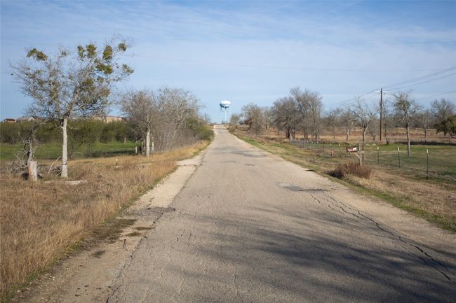 2095 Bridal Path Rd, House other with 1 bedrooms, 1 bathrooms and 100 parking in Luling TX | Image 23