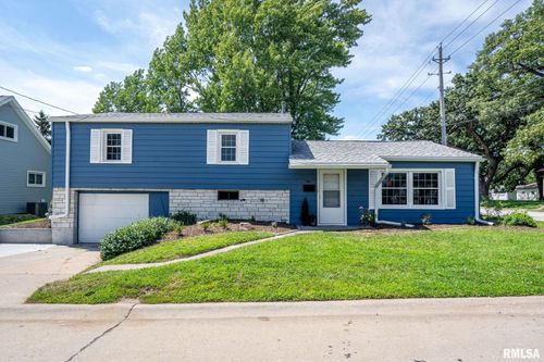 1 Riverview Ln, Bettendorf, IA, 52722-5156 | Card Image