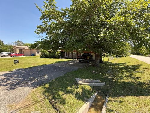 300 Linda St, Roanoke, TX, 76262-6135 | Card Image
