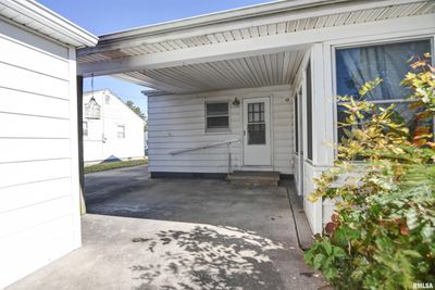 911 Hawley Street, House other with 2 bedrooms, 1 bathrooms and null parking in Taylorville IL | Image 2