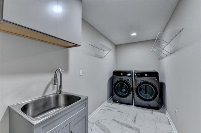 4080 Cherry Ridge Walk, House other with 5 bedrooms, 3 bathrooms and null parking in Suwanee GA | Image 29