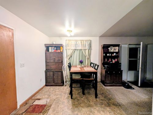 8322 N Genesee Rd, Mount Morris, MI, 48458-8880 | Card Image