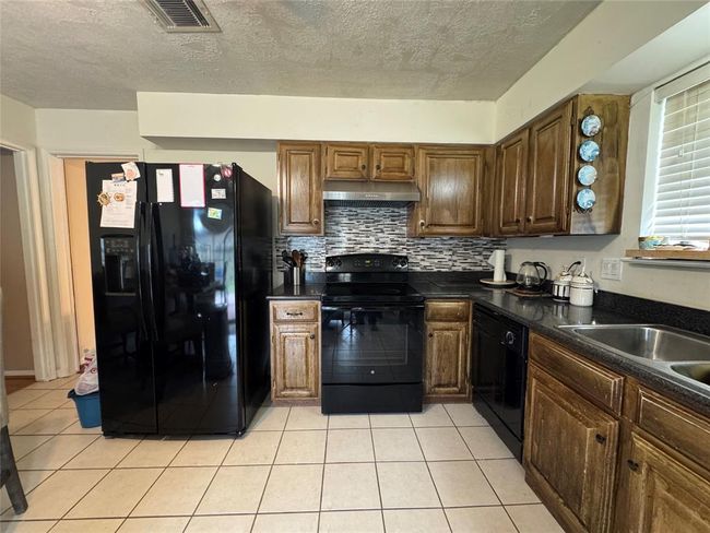 16711 Forthbridge Ct, House other with 3 bedrooms, 2 bathrooms and 1 parking in Houston TX | Image 4