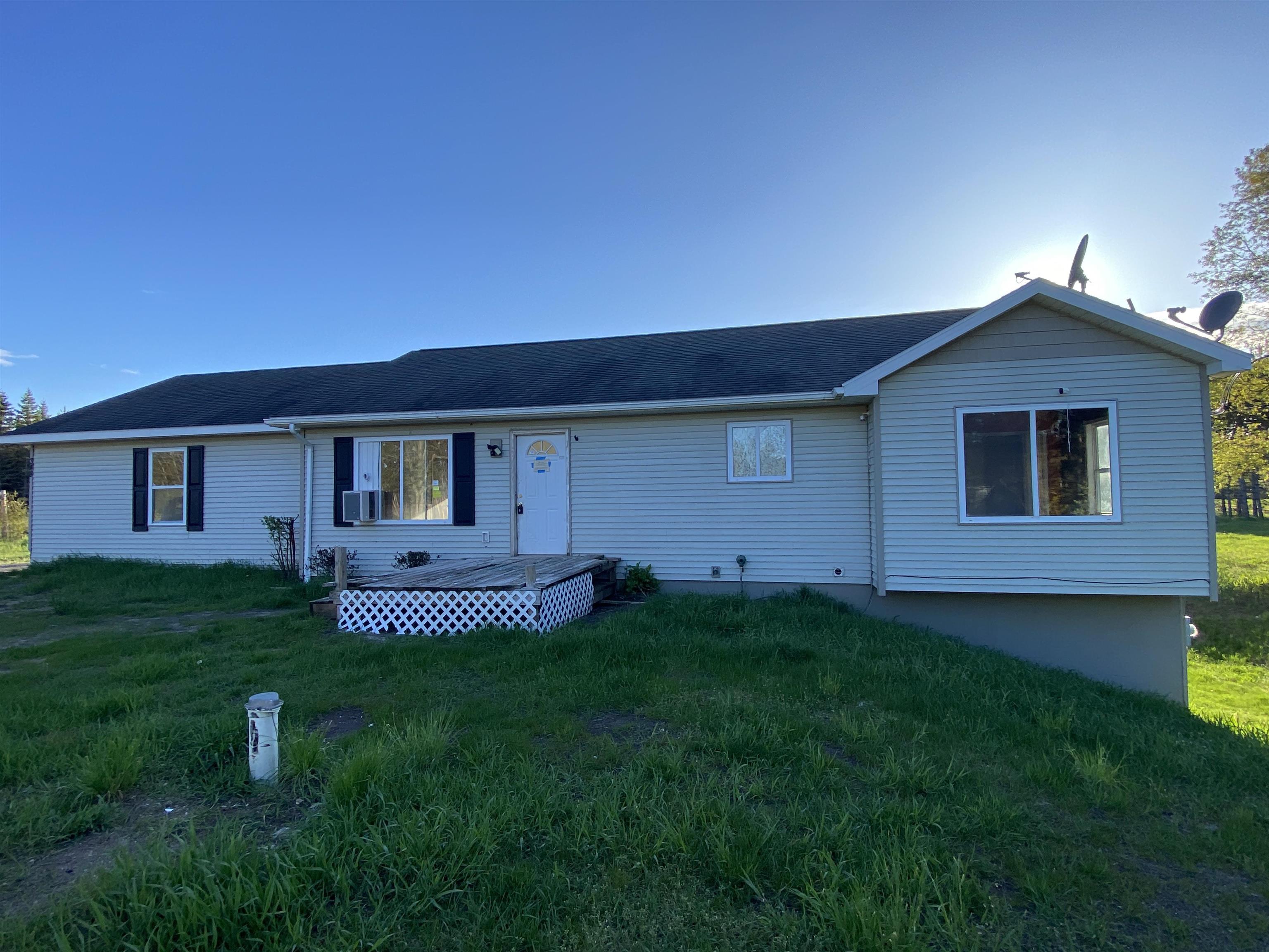 Haze Rd, Beulah, MI 49617