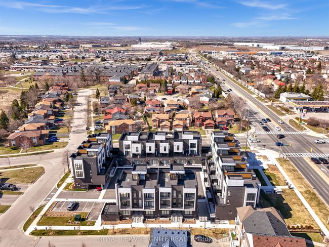 2 - 188 Angus Dr, Condo with 3 bedrooms, 2 bathrooms and null parking in Ajax ON | Image 41