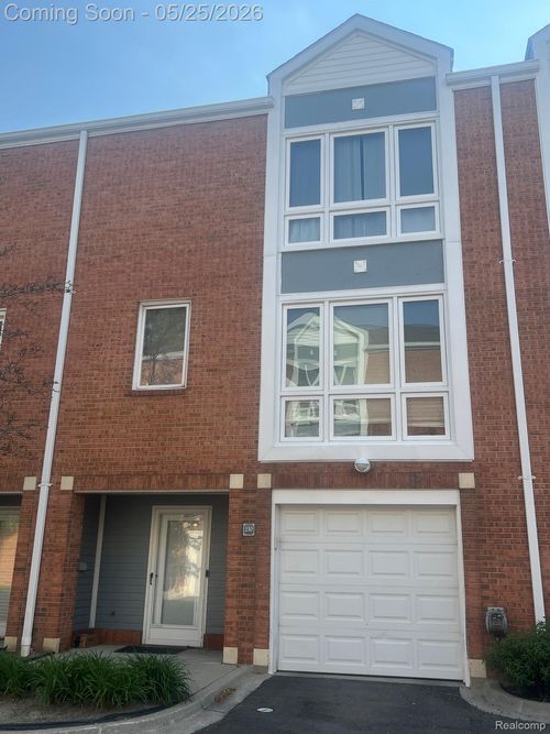 32-230 Main Sail Ct, Detroit, MI, 48207-5008 | Card Image
