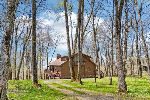 34 Wolfs Head Ct, Mars Hill, NC, 28754-5737 | Card Image