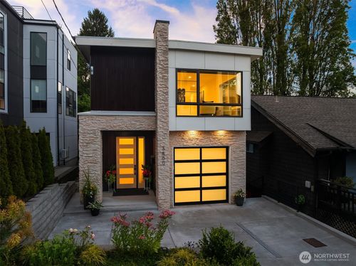 3800 E Jefferson St, Seattle, WA, 98122-6440 | Card Image