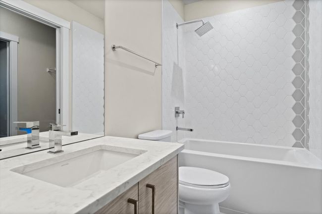 102 - 2120 Gladwin Rd, Condo with 1 bedrooms, 1 bathrooms and 1 parking in Abbotsford BC | Image 16