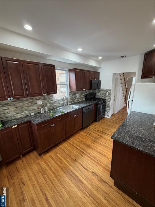 256 12th Street, Palisades Park, NJ, 07650 | Card Image