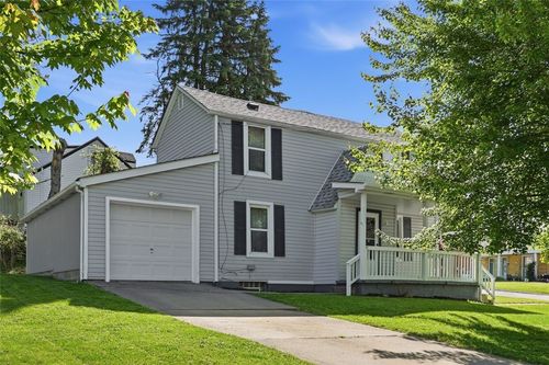 809 Frank St, West Mifflin, PA, 15122-2120 | Card Image