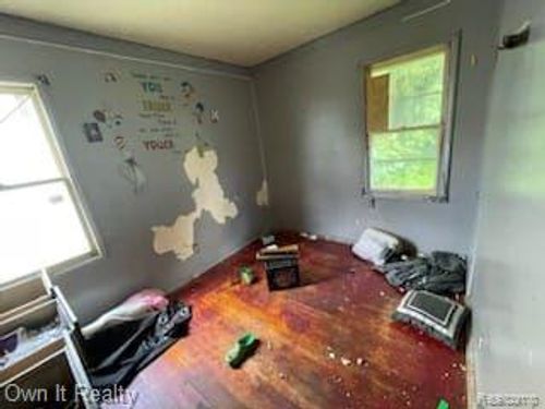 18547 Mccormick St, Detroit, MI, 48224-1011 | Card Image