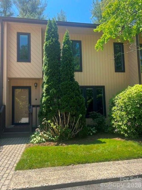 12 Pebble Creek Dr, Asheville, NC, 28803-3256 | Card Image
