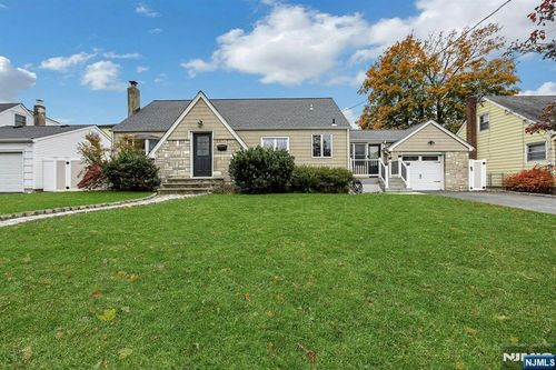 30 Gantner Ave, Elmwood Park, NJ, 07407-1007 | Card Image