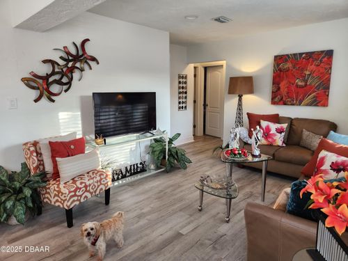 301 Fletcher Ave, Daytona Beach, FL, 32114-2905 | Card Image