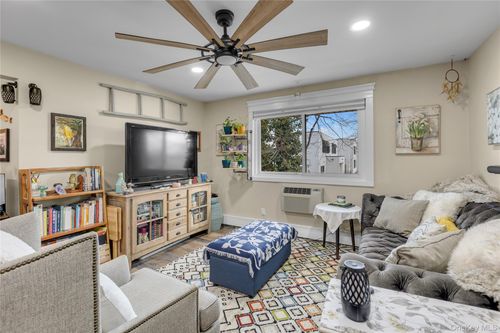 apt-i-200 Merrick Rd, Amityville, NY, 11701-3443 | Card Image