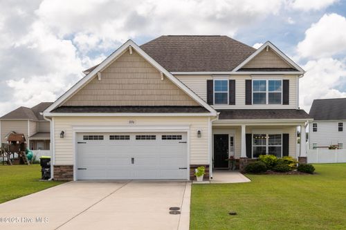 3220 Dandelion Dr, Grimesland, NC, 27837-9652 | Card Image