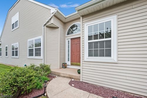 29 Medici Dr, Somerset, NJ, 08873-6039 | Card Image