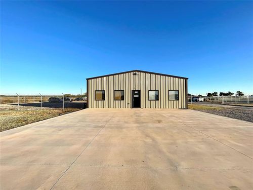404 Pikes Peak Rd, Chickasha, OK, 73018-9682 | Card Image
