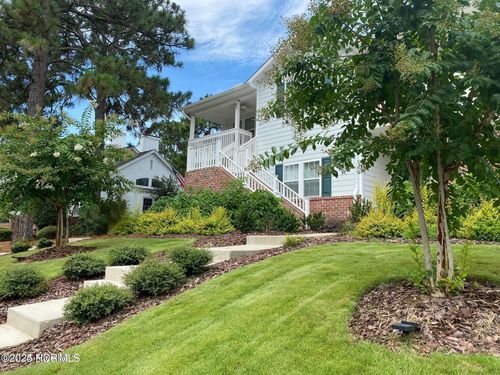 32 N Knoll Rd, Southern Pines, NC, 28387-2900 | Card Image