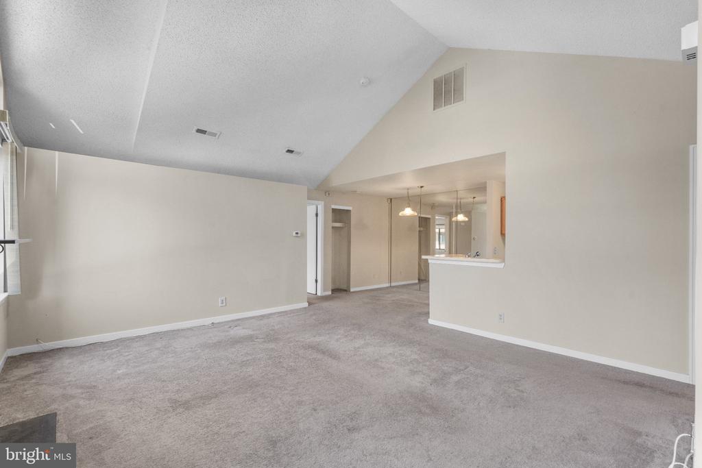 Residential Lease in MT LAUREL 5