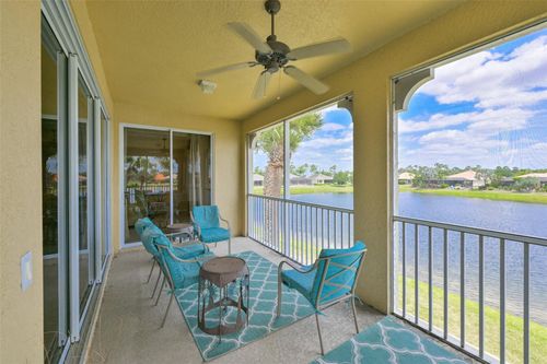 1330 Emerald Dunes Dr, SUN CITY CENTER, FL, 33573-4426 | Card Image