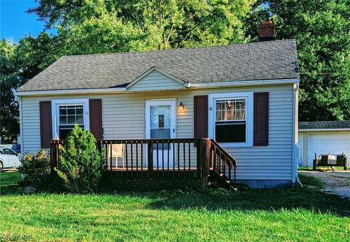 38754 Adkins Rd, Willoughby, OH, 44094-7515 | Card Image