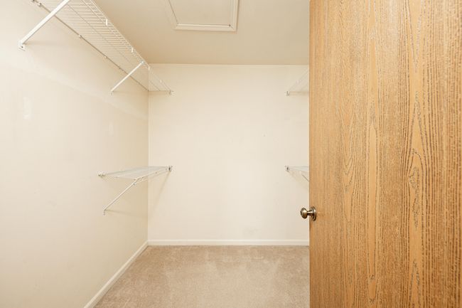 Closet | Image 18