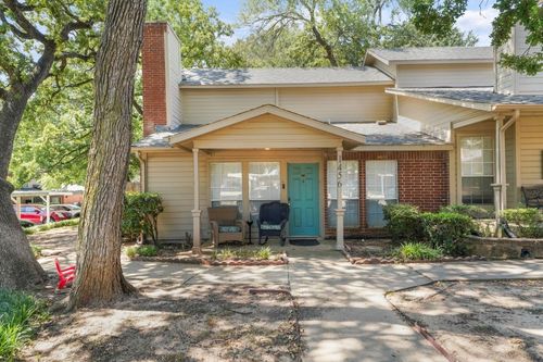 1456 Meadowood Village Dr, Fort Worth, TX, 76120-4703 | Card Image