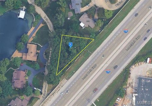 90 E Sherwood Dr, Saint Louis, MO, 63114-5717 | Card Image