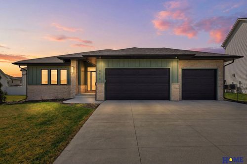 8819 Appaloosa Ln, Lincoln, NE, 68520-1521 | Card Image