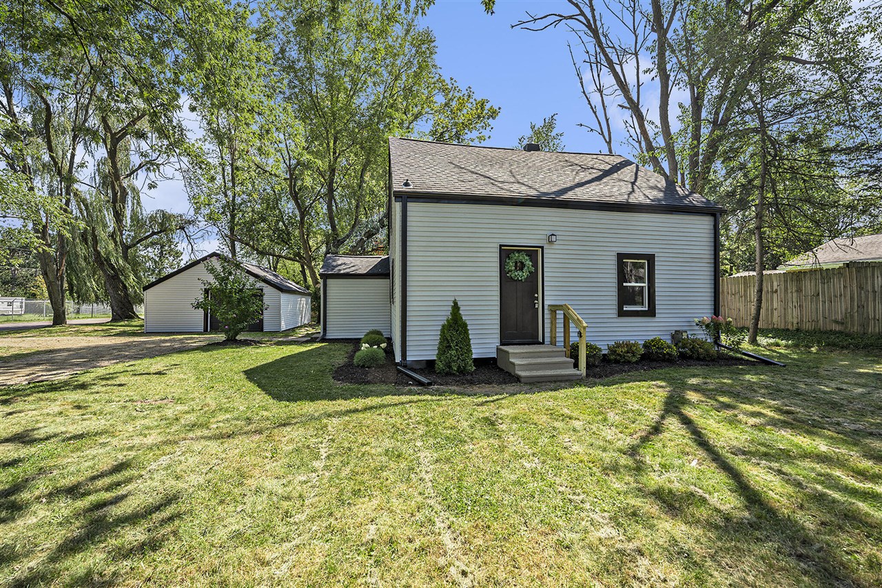 Della St, Portage, MI 49002