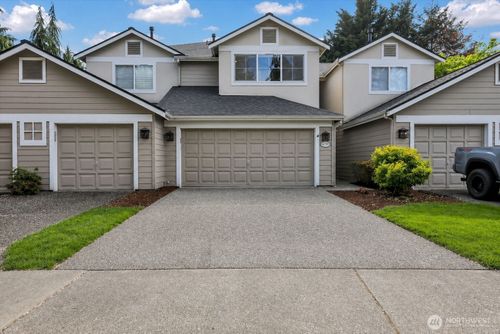 18397 Ne 97th Ct, Redmond, WA, 98052-2912 | Card Image