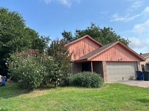1727 W Doyle St, Granbury, TX, 76048-2380 | Card Image