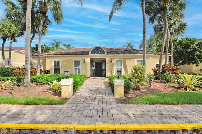 APT-811 - 833 Riverside Dr, Condo with 2 bedrooms, 1 bathrooms and null parking in Coral Springs FL | Image 22